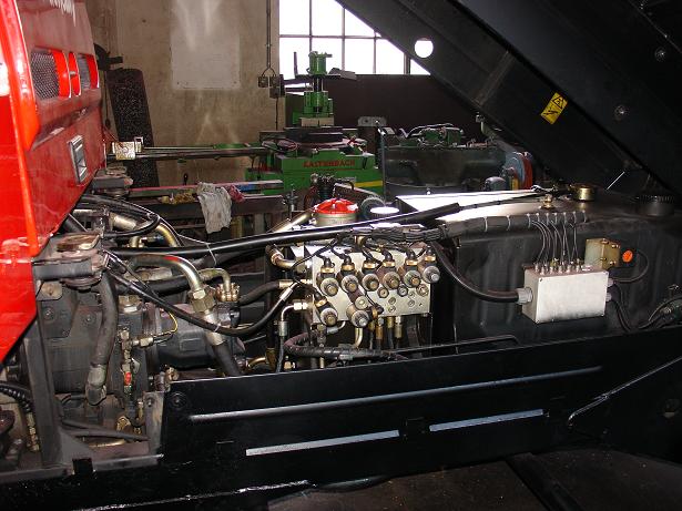 Produzione tubi idraulici Heinzmann AG in officina